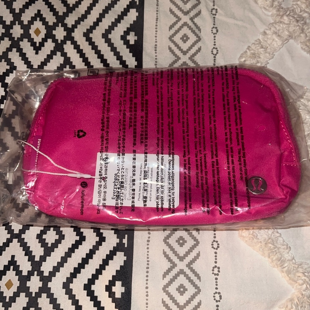 Lululemon Everywhere Belt Bag